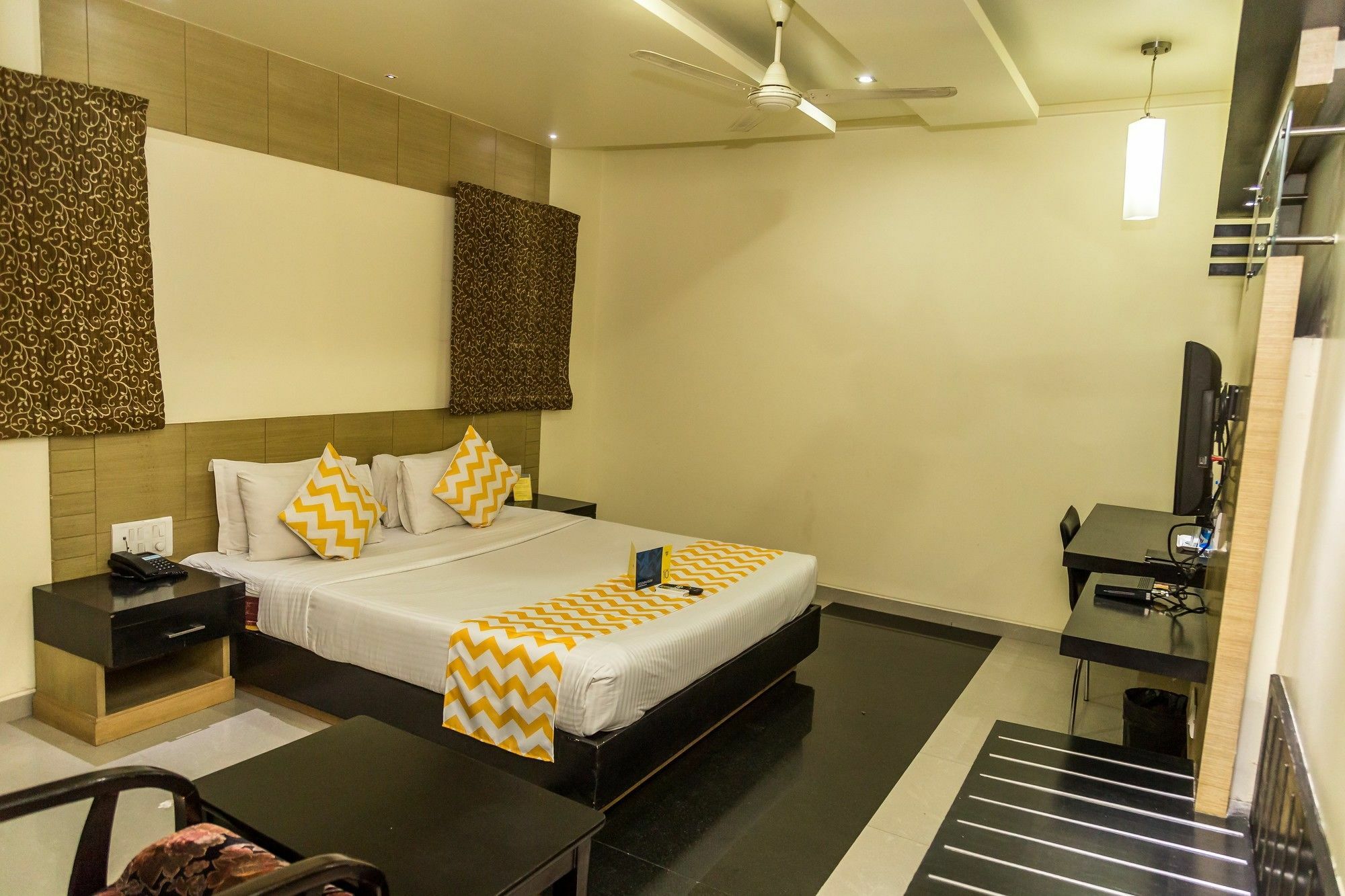 Hotel Arafa Inn Бангалор Экстерьер фото